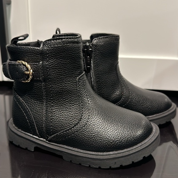 Baby Gap Toddler Booties - Picture 4 of 6